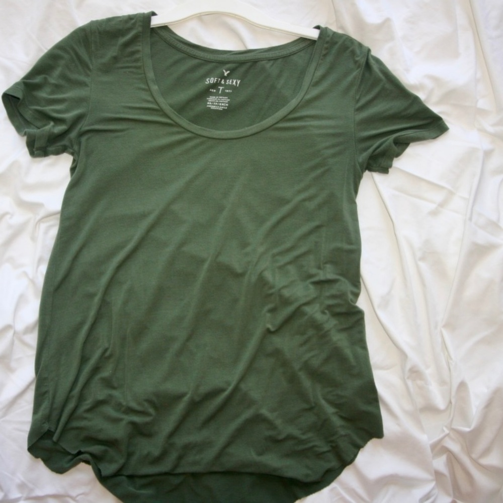 Dark Green Soft and Sexy Scoop-Neck t-shirt